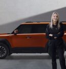 La serie premium G de JETOUR presenta su nueva identidad visual «Cresta de Acero» dirigida por la legendaria diseñadora Paula Scher